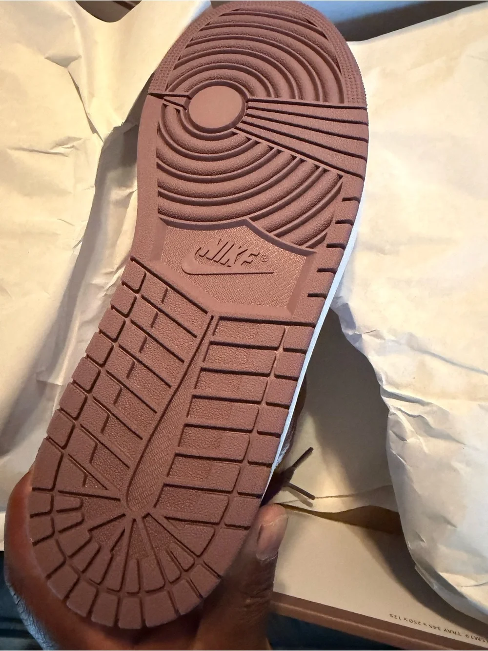 Air Jordan 1 Retro High OG 'Mauve'